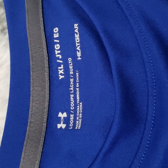 2 Boy's Under Armour Tanks - Picture 5 of 6